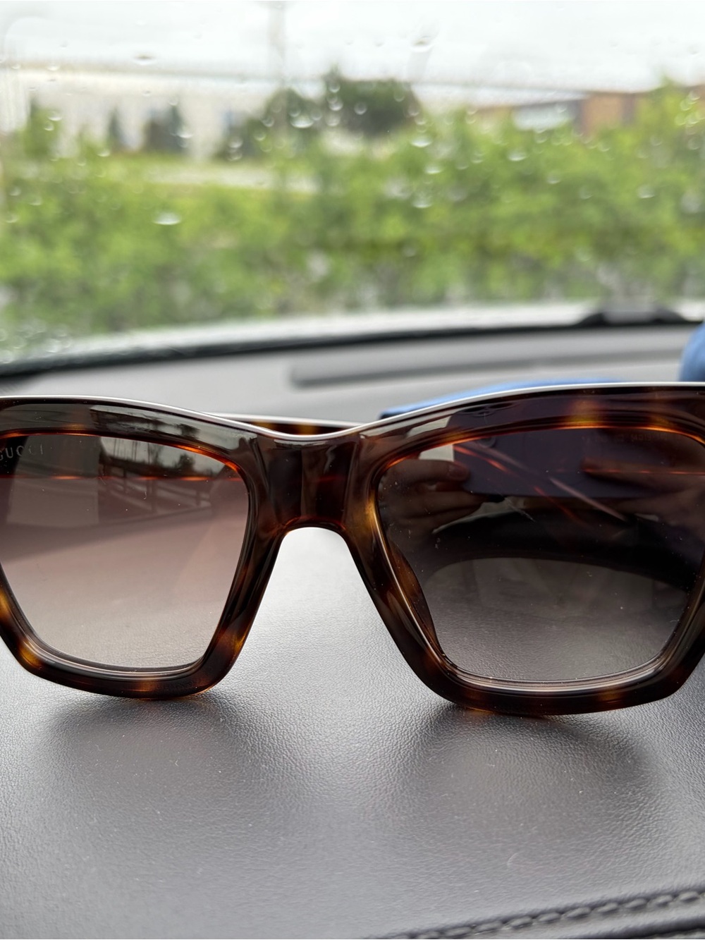 Gucci Tortoiseshell Square Sunglasses with Gradient Brown Lenses